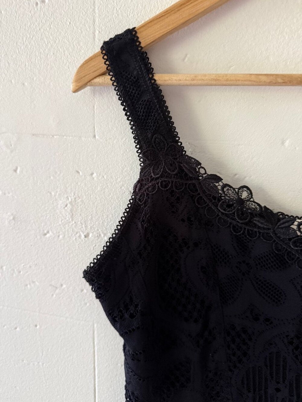 Ariane | Y2K Black Lace Flower Camisole | Whimsy Fairycore Goth | Small - Picture 2 of 10